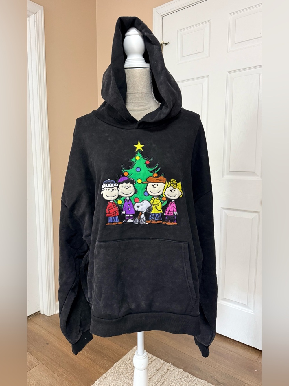 New RSQ × Peanuts Christmas black garment wash pullover hooded sweatshirt XL
